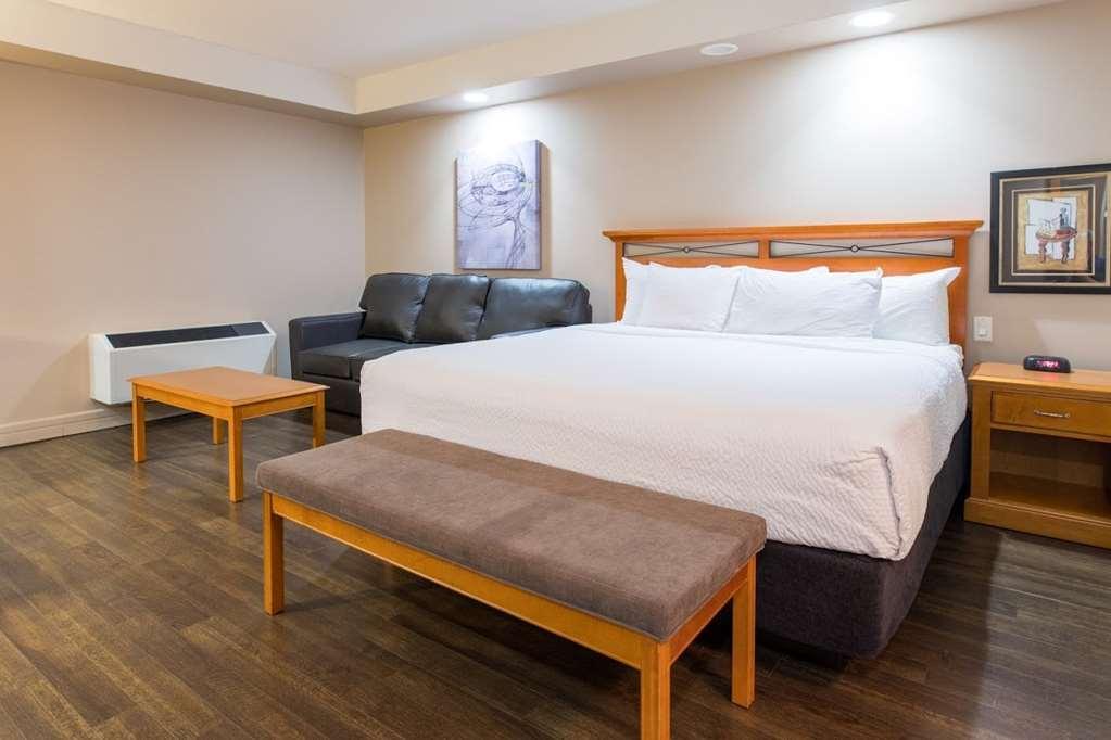Royal Edmonton Airport Trademark Collection By Wyndham Hotel